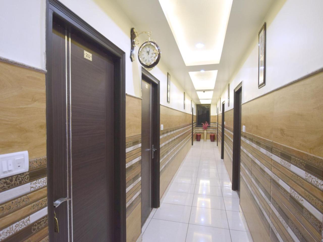 Oyo 5540 Etiler Hotel Katra  Ngoại thất bức ảnh