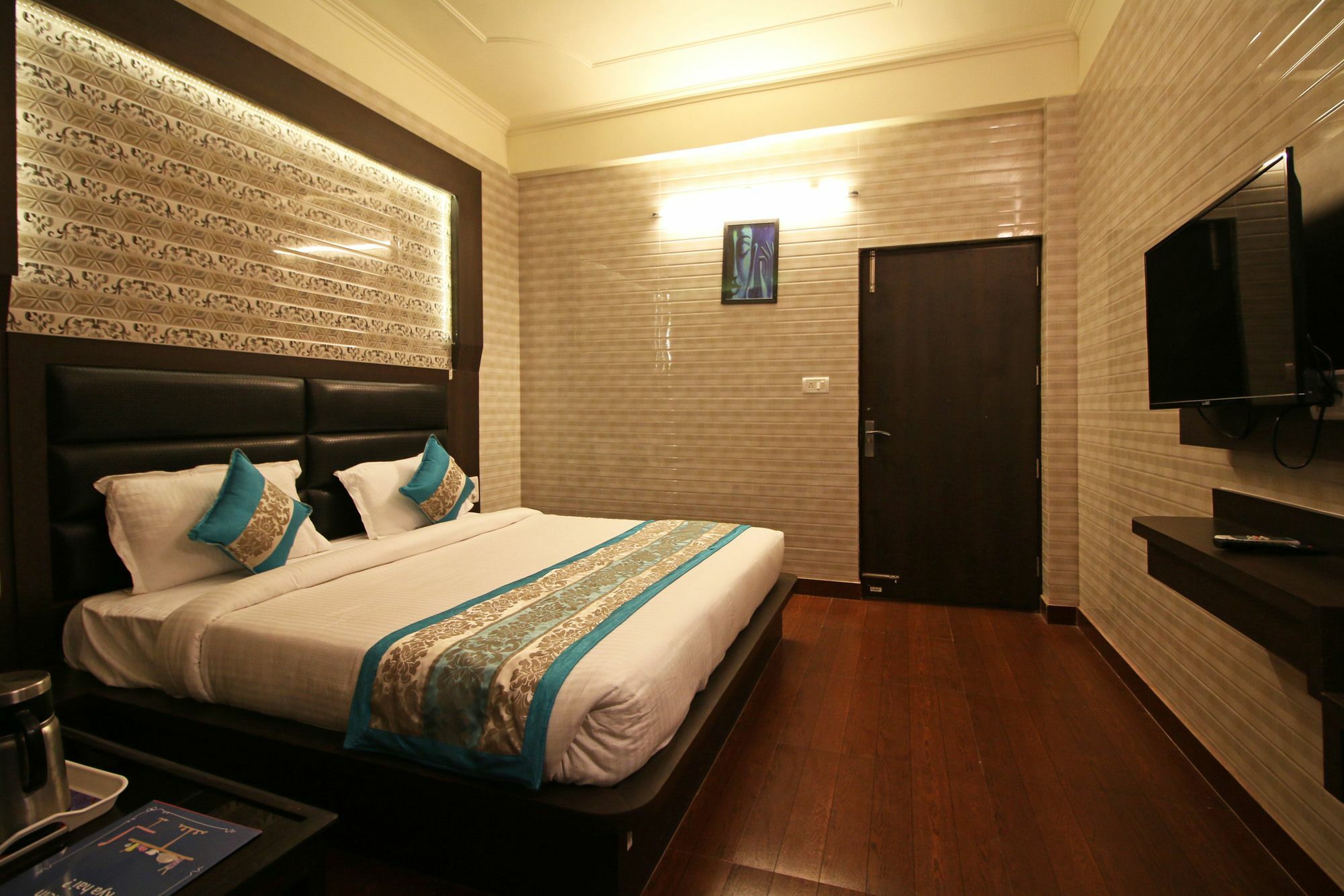 Oyo 5540 Etiler Hotel Katra  Ngoại thất bức ảnh