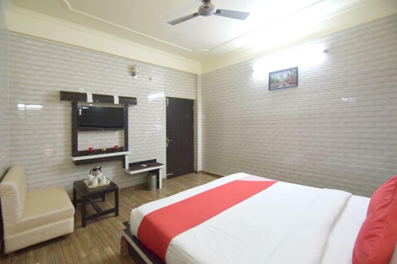 Oyo 5540 Etiler Hotel Katra  Ngoại thất bức ảnh